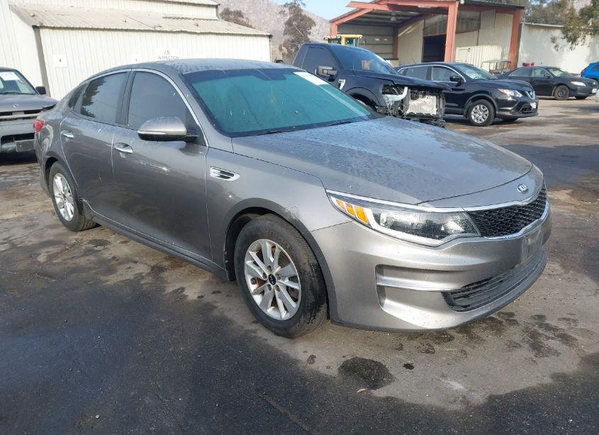 2016 Kia Optima LX (VIN 5XXGT4L36GG101412) main photo