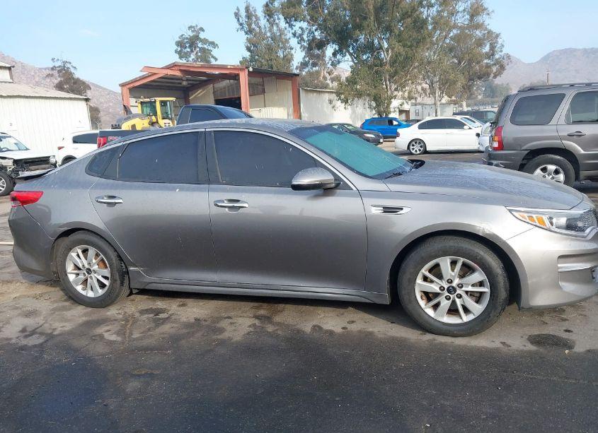 Photo 14 of 2016 Kia Optima LX (VIN 5XXGT4L36GG101412)