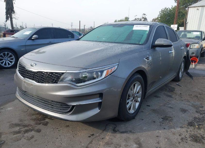 Photo 2 of 2016 Kia Optima LX (VIN 5XXGT4L36GG101412)