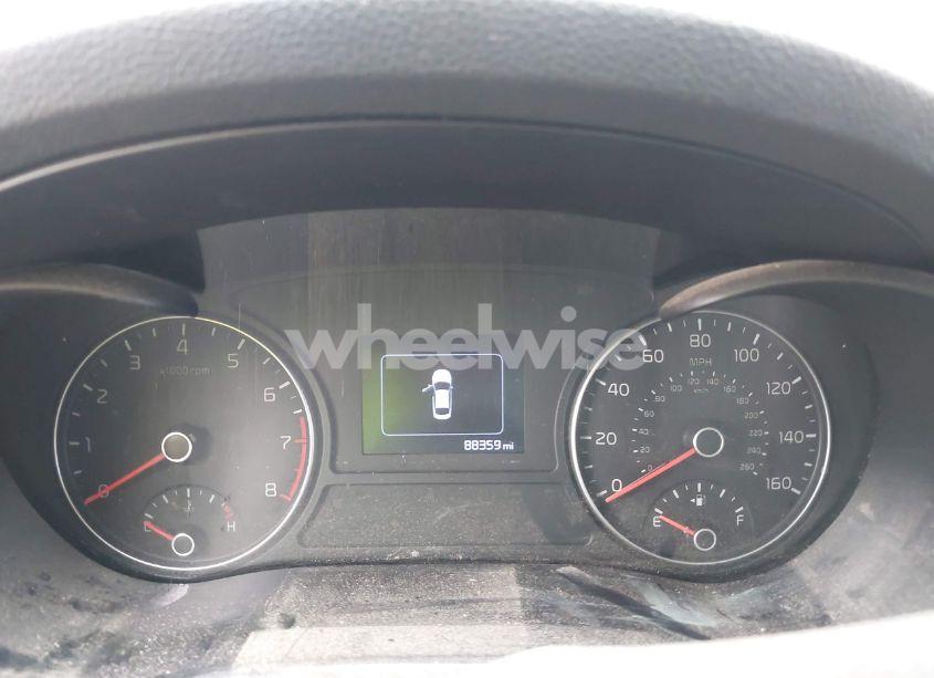 Photo 7 of 2016 Kia Optima LX (VIN 5XXGT4L36GG111759)