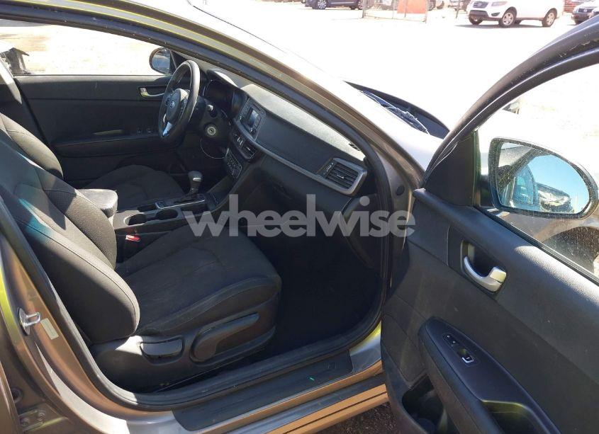 Photo 5 of 2017 Kia Optima LX (VIN 5XXGT4L36HG133181)