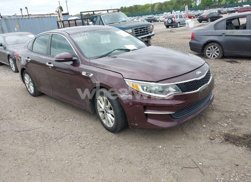 2017 Kia Optima LX (VIN 5XXGT4L36HG145315) main photo