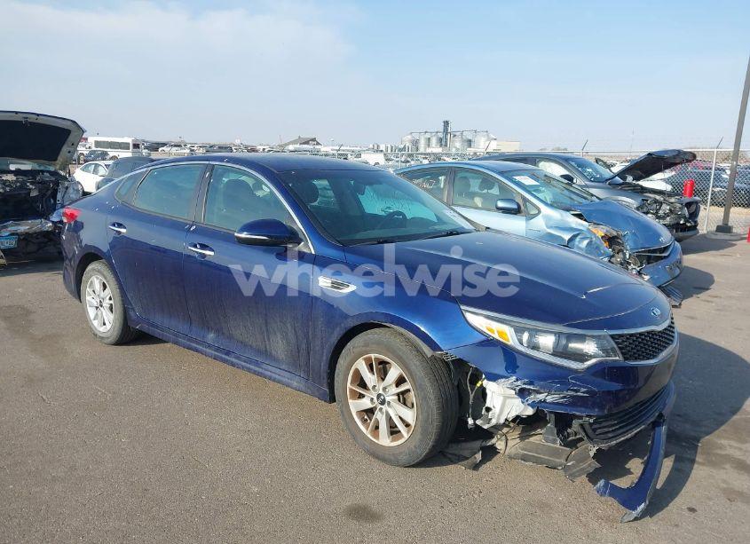 2017 Kia Optima LX (VIN 5XXGT4L36HG170392) main photo