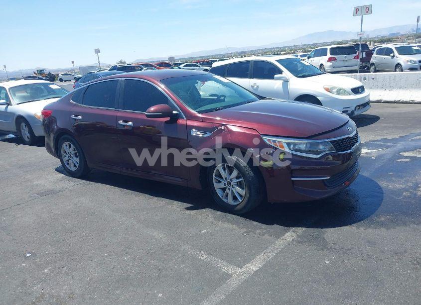 2018 Kia Optima LX (VIN 5XXGT4L36JG179485) main photo