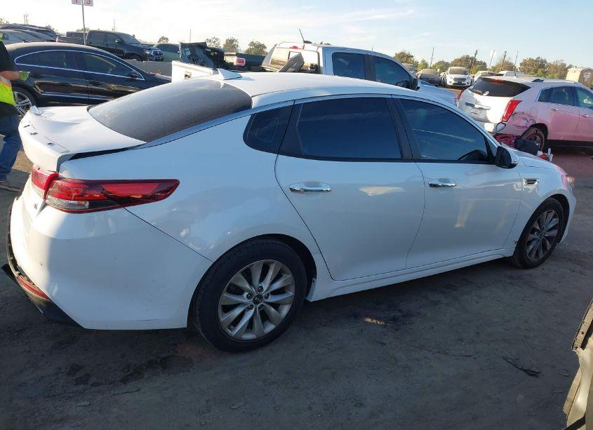 Photo 14 of 2018 Kia Optima S (VIN 5XXGT4L36JG187120)