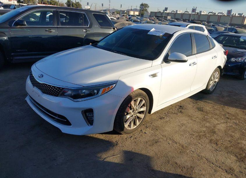 Photo 2 of 2018 Kia Optima S (VIN 5XXGT4L36JG187120)