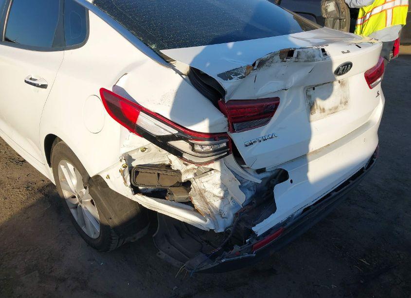 Photo 6 of 2018 Kia Optima S (VIN 5XXGT4L36JG187120)
