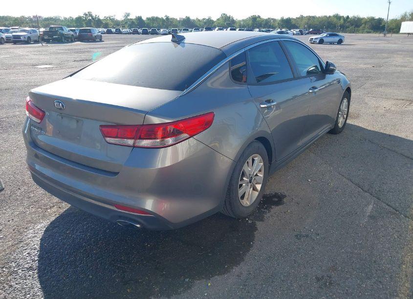 Photo 4 of 2018 Kia Optima LX (VIN 5XXGT4L36JG196108)