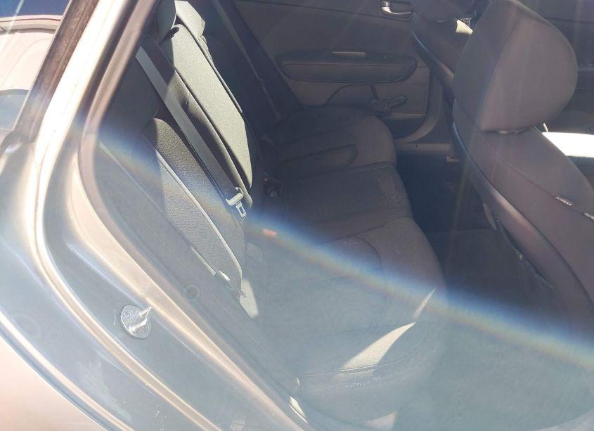 Photo 8 of 2018 Kia Optima LX (VIN 5XXGT4L36JG196108)