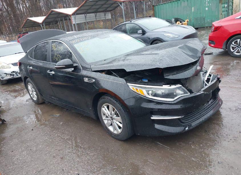 2018 Kia Optima LX (VIN 5XXGT4L36JG196531) main photo