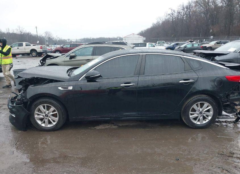 Photo 14 of 2018 Kia Optima LX (VIN 5XXGT4L36JG196531)