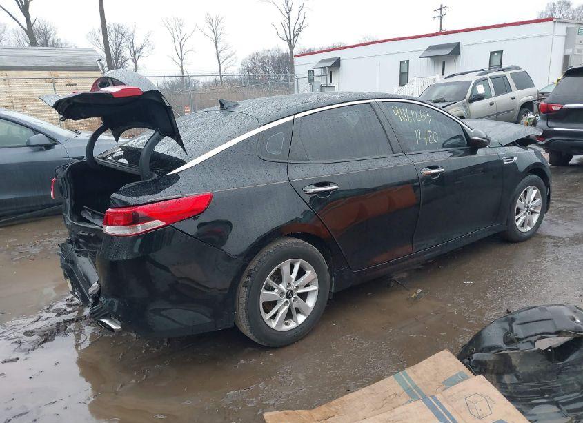 Photo 4 of 2018 Kia Optima LX (VIN 5XXGT4L36JG196531)