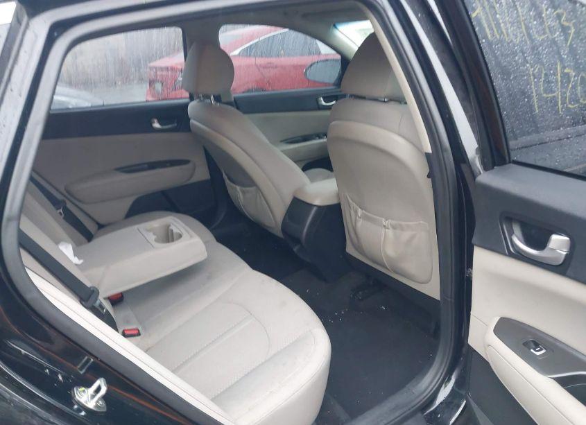 Photo 8 of 2018 Kia Optima LX (VIN 5XXGT4L36JG196531)