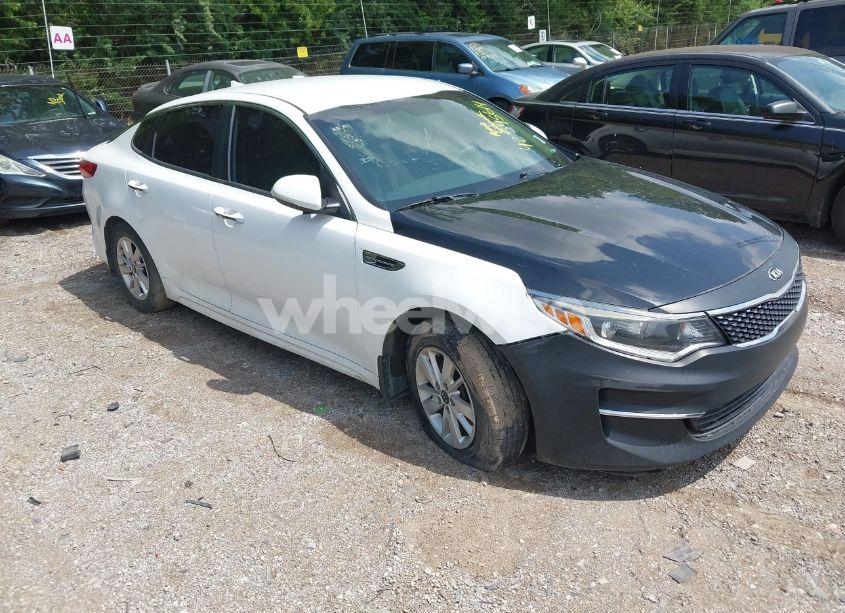 2018 Kia Optima LX (VIN 5XXGT4L36JG210914) main photo