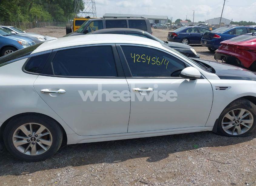 Photo 13 of 2018 Kia Optima LX (VIN 5XXGT4L36JG210914)