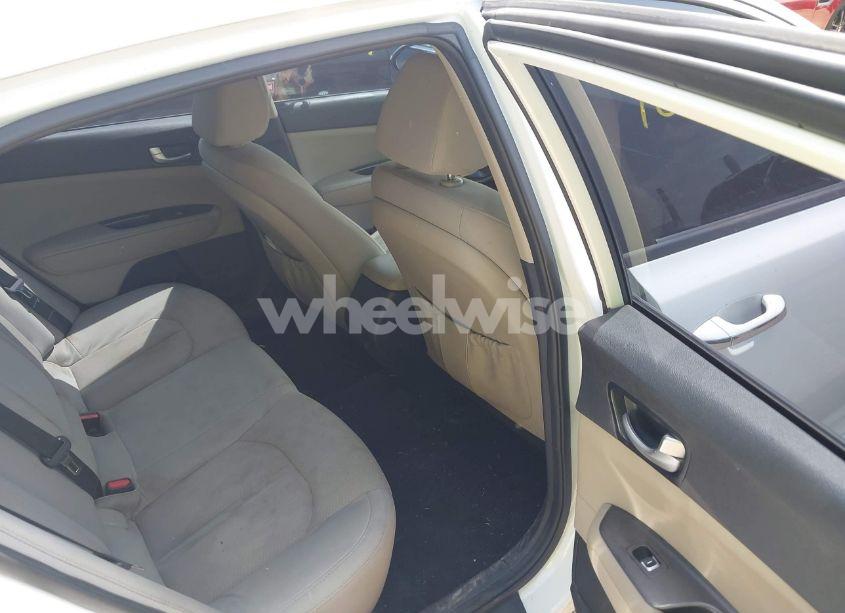 Photo 8 of 2018 Kia Optima LX (VIN 5XXGT4L36JG210914)