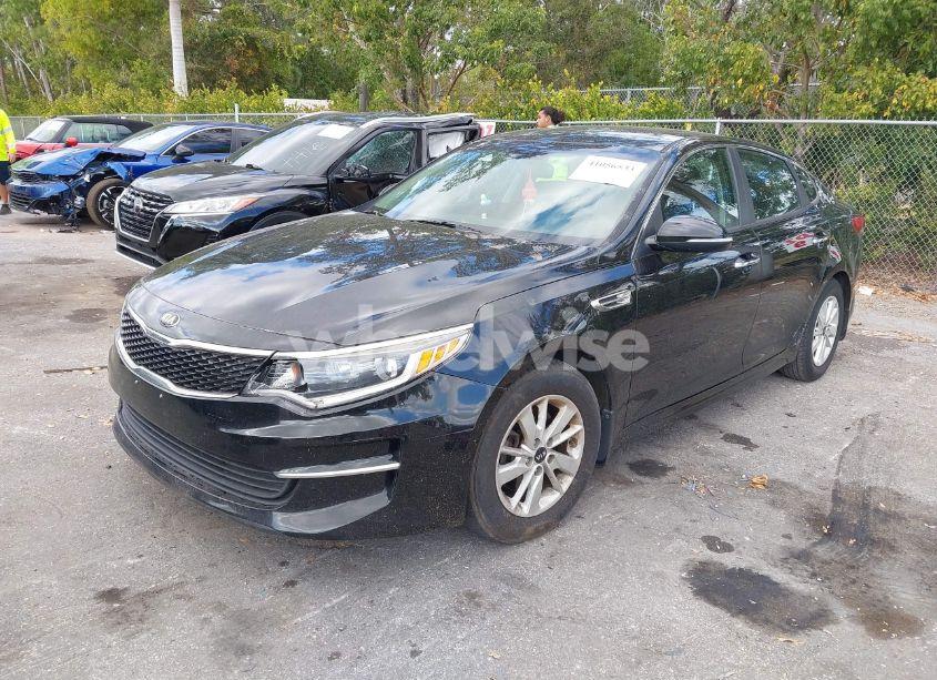 Photo 2 of 2018 Kia Optima LX (VIN 5XXGT4L36JG222710)