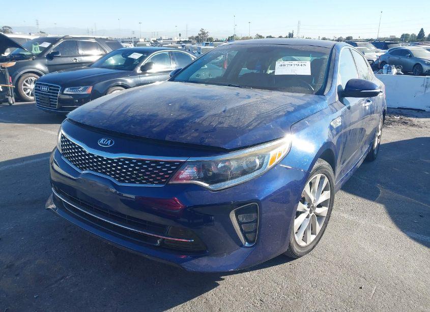 Photo 2 of 2018 Kia Optima S (VIN 5XXGT4L36JG223680)