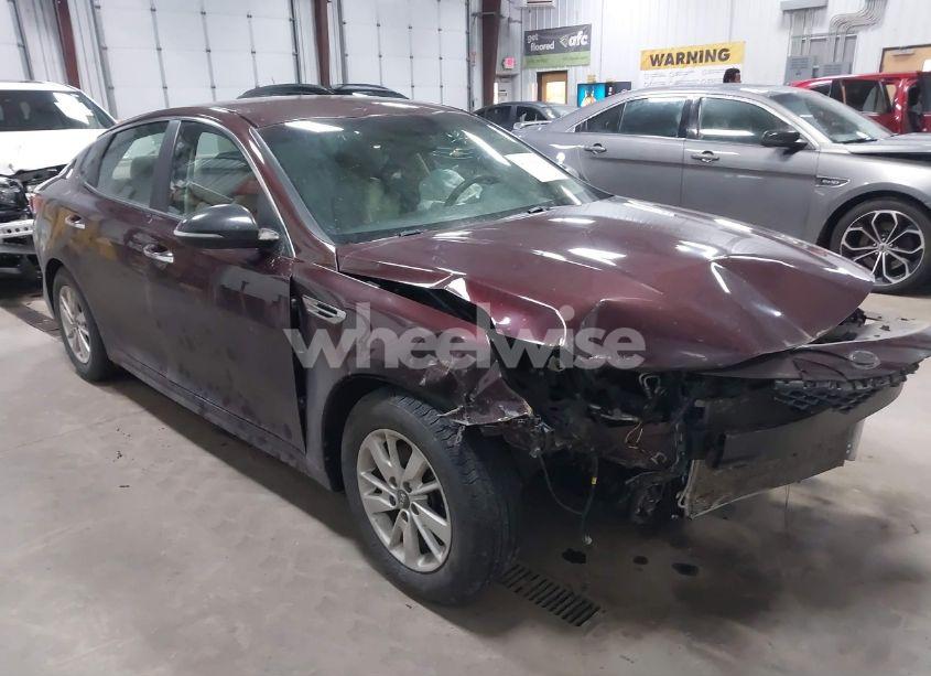 2018 Kia Optima LX (VIN 5XXGT4L36JG232928) main photo