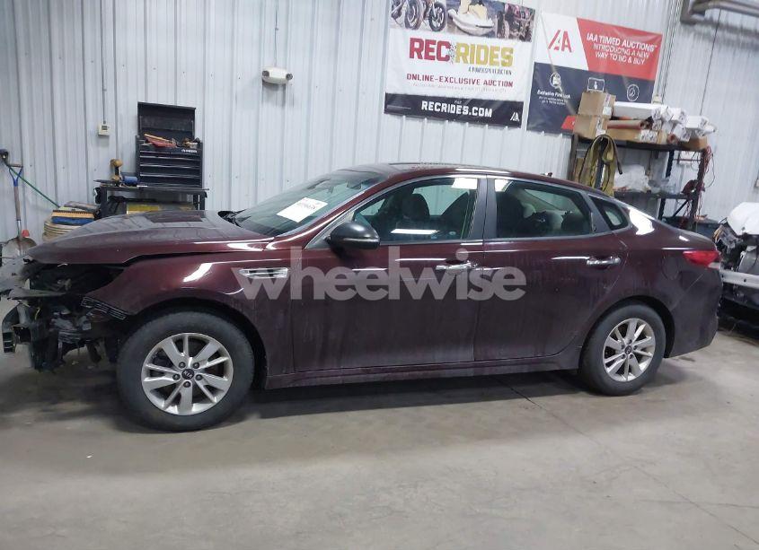 Photo 14 of 2018 Kia Optima LX (VIN 5XXGT4L36JG232928)