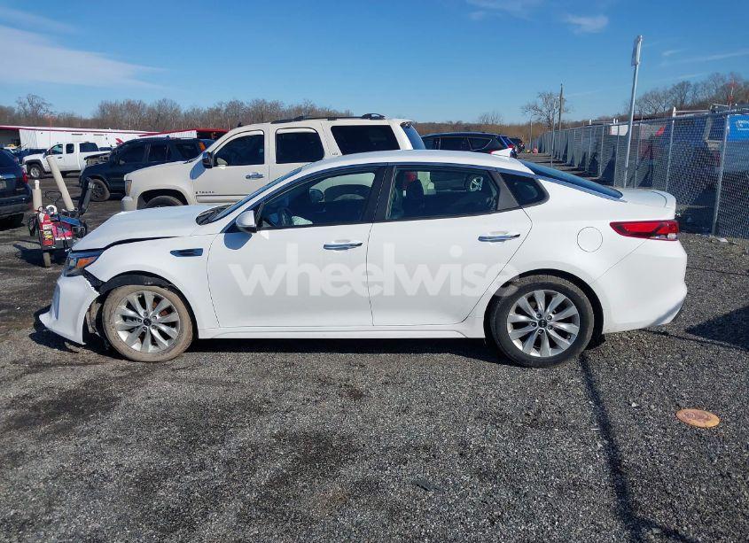 Photo 13 of 2018 Kia Optima S (VIN 5XXGT4L36JG234209)