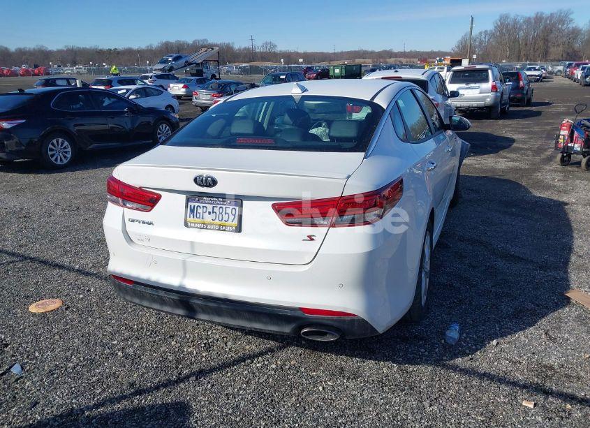 Photo 15 of 2018 Kia Optima S (VIN 5XXGT4L36JG234209)