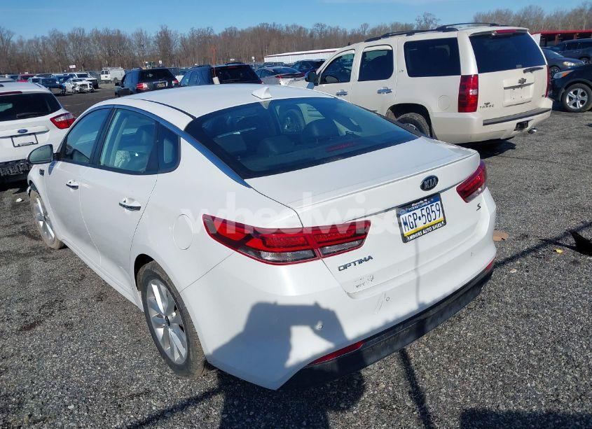 Photo 3 of 2018 Kia Optima S (VIN 5XXGT4L36JG234209)