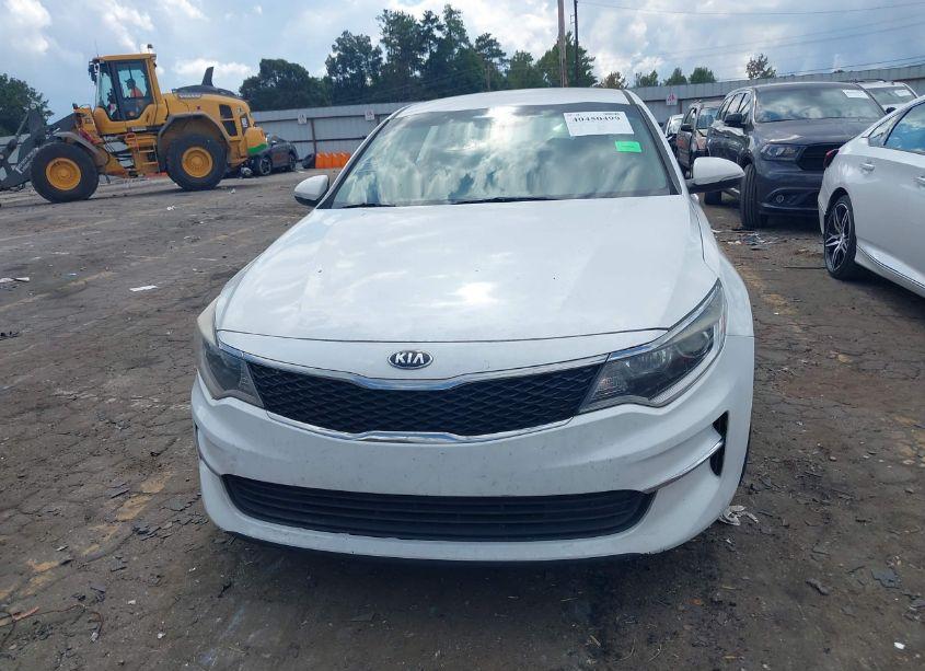 Photo 11 of 2018 Kia Optima LX (VIN 5XXGT4L36JG234596)