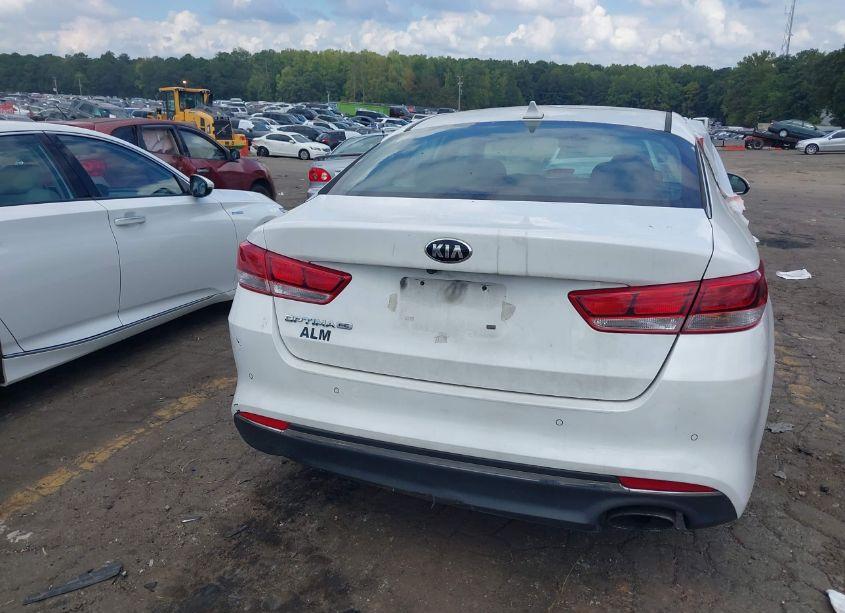 Photo 15 of 2018 Kia Optima LX (VIN 5XXGT4L36JG234596)