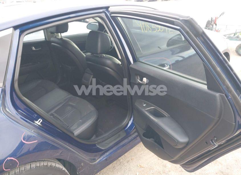 Photo 8 of 2018 Kia Optima S (VIN 5XXGT4L36JG247414)