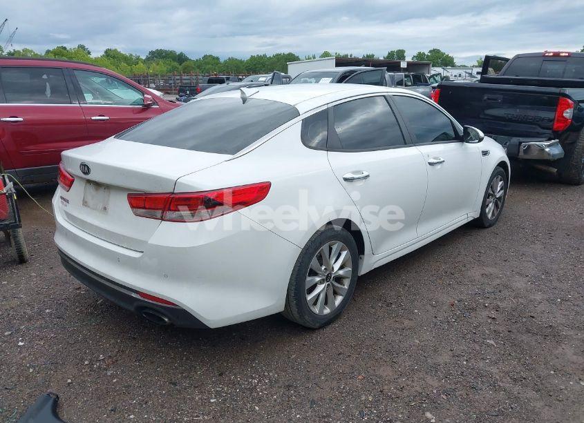 Photo 4 of 2018 Kia Optima LX (VIN 5XXGT4L36JG265878)