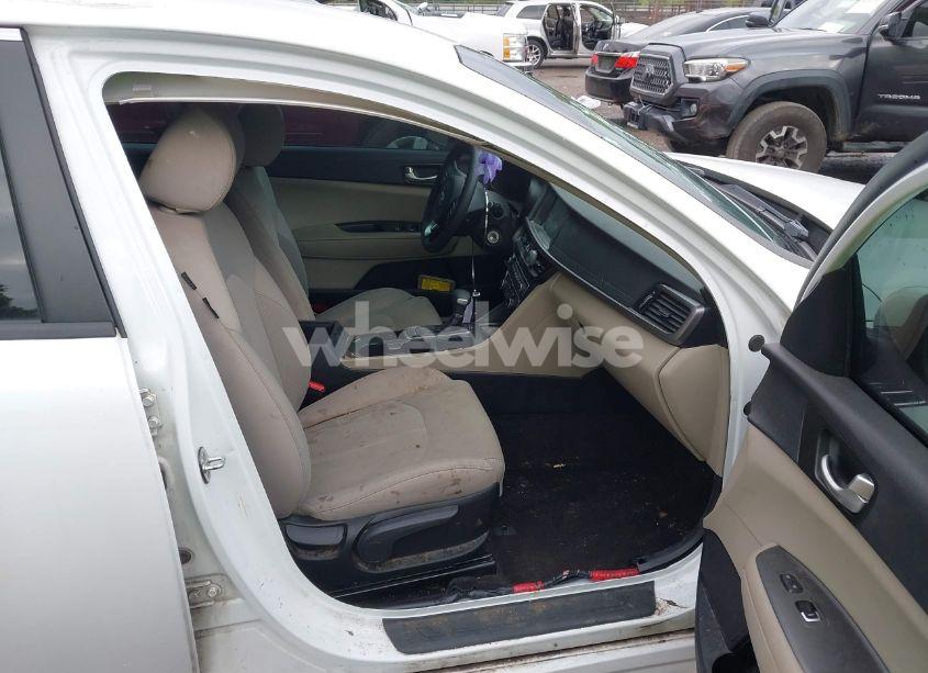 Photo 5 of 2018 Kia Optima LX (VIN 5XXGT4L36JG265878)