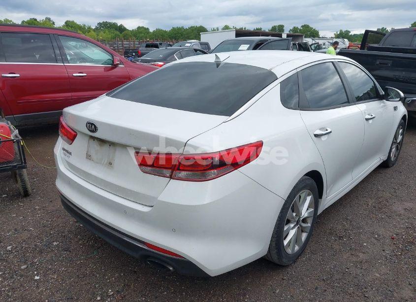 Photo 6 of 2018 Kia Optima LX (VIN 5XXGT4L36JG265878)