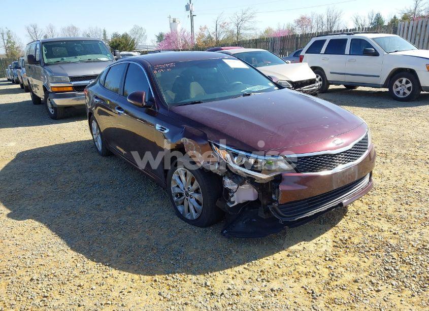 2018 Kia Optima LX (VIN 5XXGT4L36JG271891) main photo