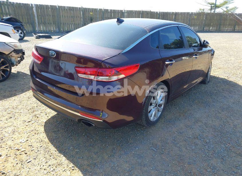 Photo 4 of 2018 Kia Optima LX (VIN 5XXGT4L36JG271891)