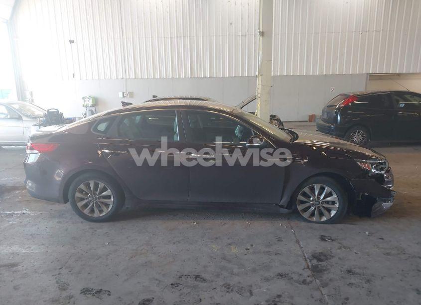 Photo 12 of 2018 Kia Optima LX (VIN 5XXGT4L36JG274564)