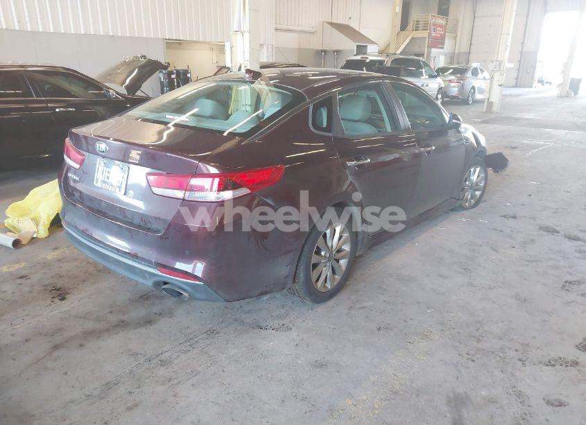 Photo 4 of 2018 Kia Optima LX (VIN 5XXGT4L36JG274564)