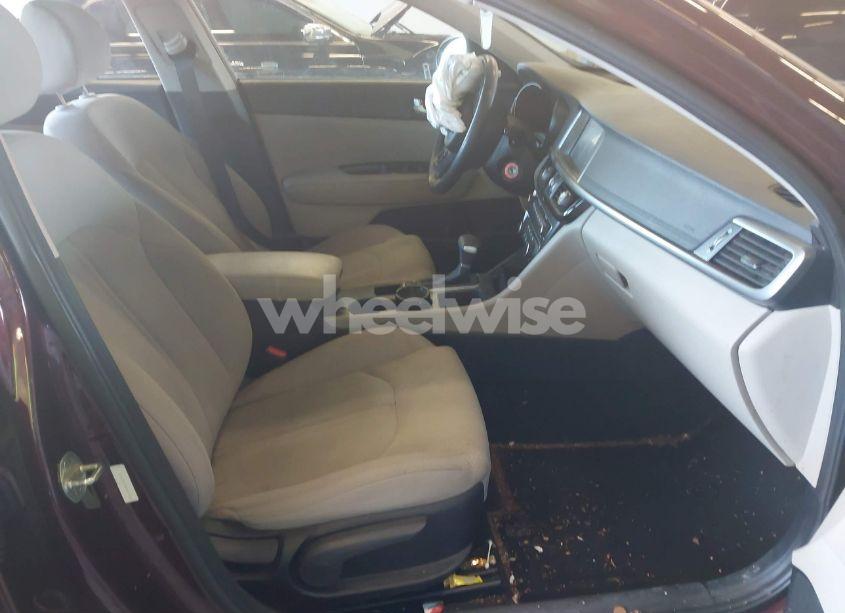 Photo 5 of 2018 Kia Optima LX (VIN 5XXGT4L36JG274564)