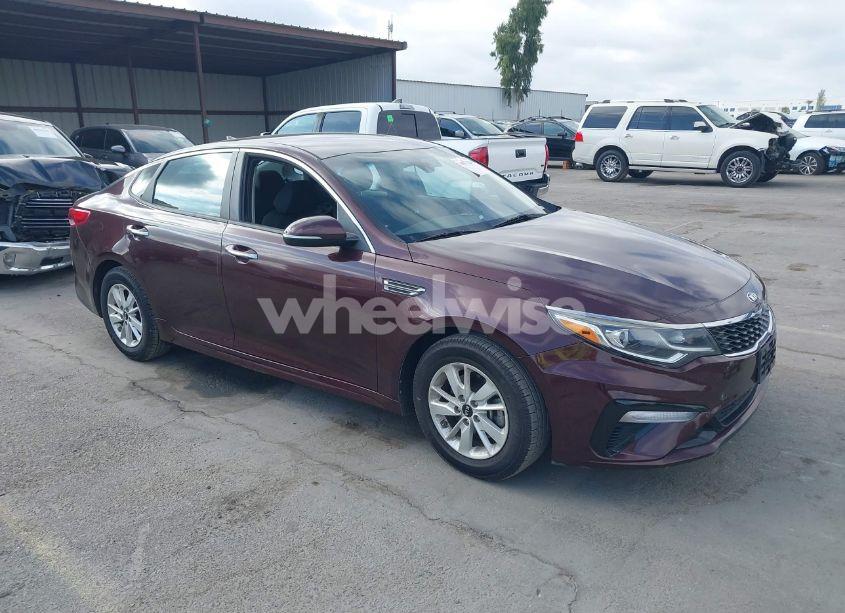 2019 Kia Optima LX (VIN 5XXGT4L36KG284965) main photo