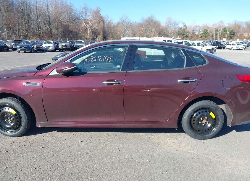 Photo 13 of 2019 Kia Optima LX (VIN 5XXGT4L36KG295027)