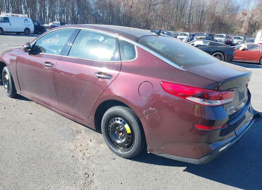Photo 3 of 2019 Kia Optima LX (VIN 5XXGT4L36KG295027)