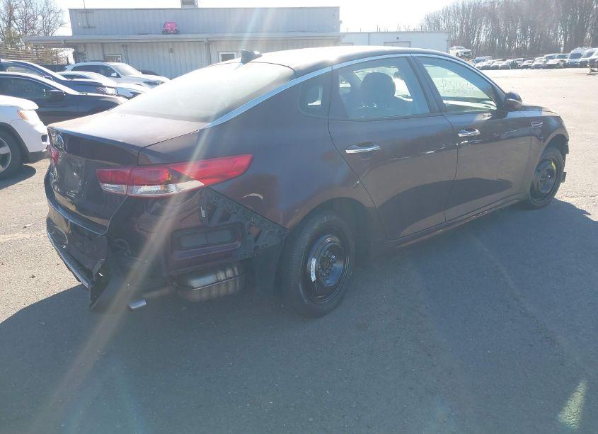 Photo 4 of 2019 Kia Optima LX (VIN 5XXGT4L36KG295027)