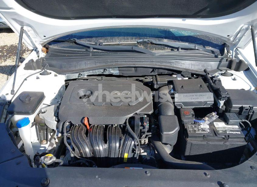 Photo 10 of 2019 Kia Optima LX (VIN 5XXGT4L36KG302686)