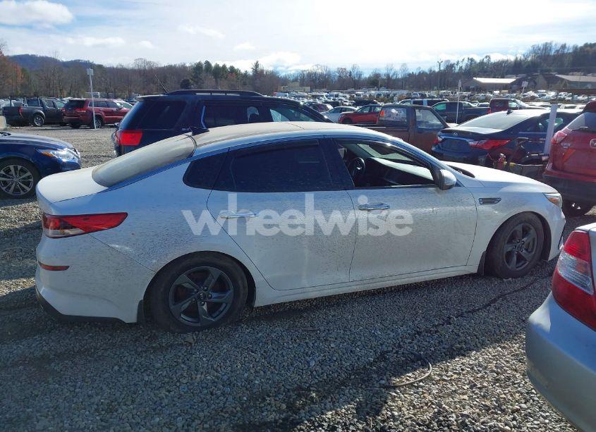 Photo 12 of 2019 Kia Optima LX (VIN 5XXGT4L36KG302686)
