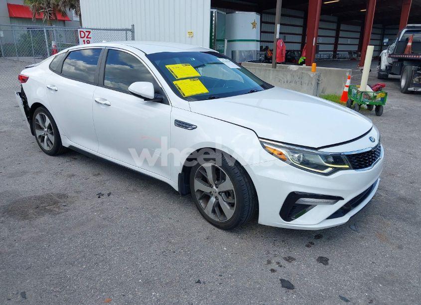 2019 Kia Optima S (VIN 5XXGT4L36KG310304) main photo