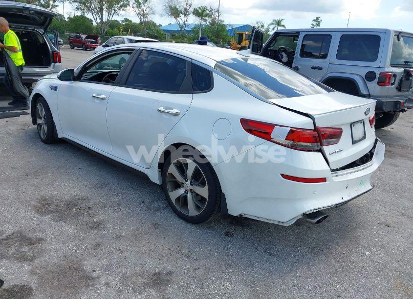 Photo 3 of 2019 Kia Optima S (VIN 5XXGT4L36KG310304)