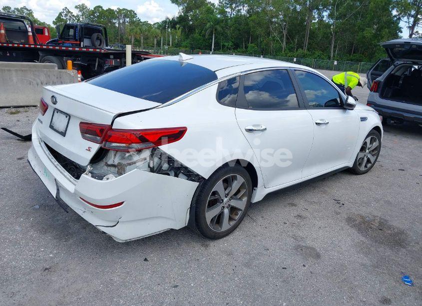 Photo 4 of 2019 Kia Optima S (VIN 5XXGT4L36KG310304)