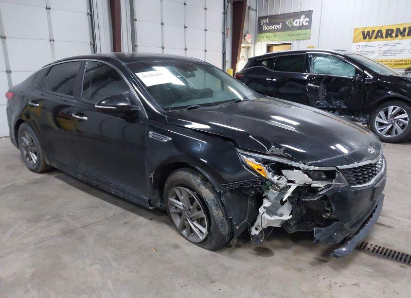 2019 Kia Optima LX (VIN 5XXGT4L36KG323845) main photo