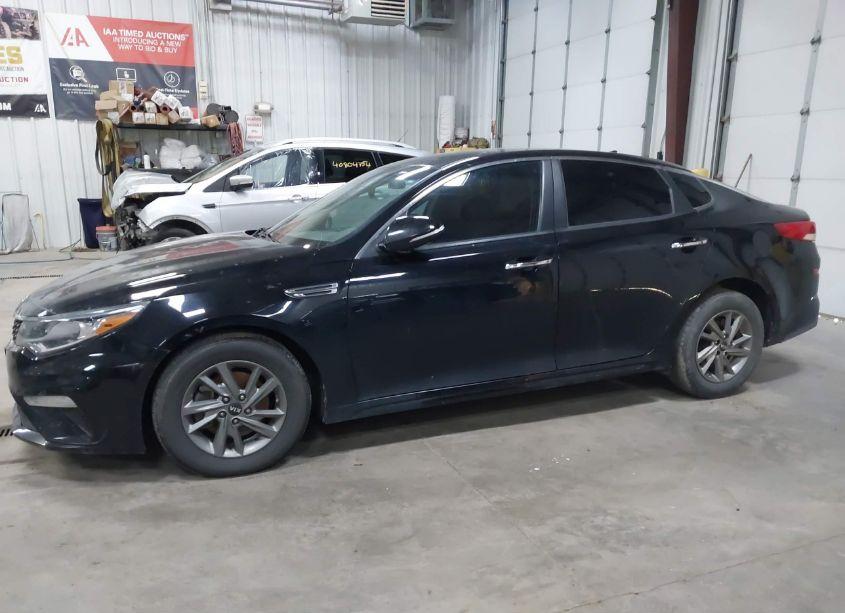 Photo 14 of 2019 Kia Optima LX (VIN 5XXGT4L36KG323845)