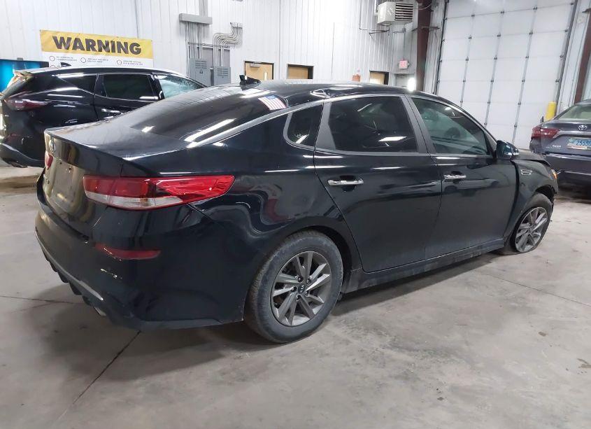 Photo 4 of 2019 Kia Optima LX (VIN 5XXGT4L36KG323845)